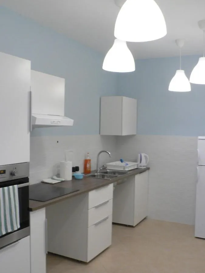 Apartments Hana Pula 0*,